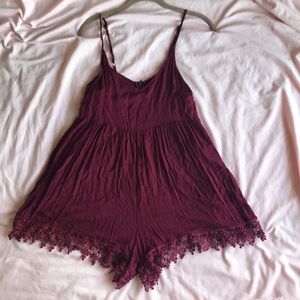 BURGUNDY FLOWY ROMPER